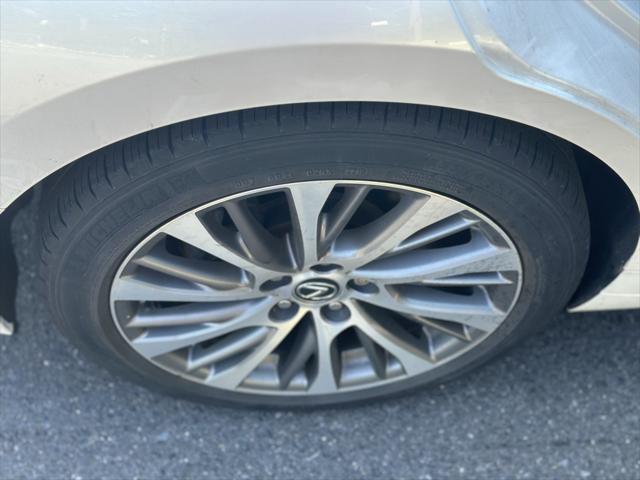 used 2019 Lexus ES 350 car, priced at $26,697