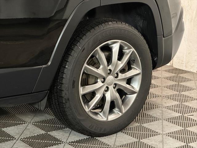 used 2018 Jeep Cherokee car, priced at $15,497