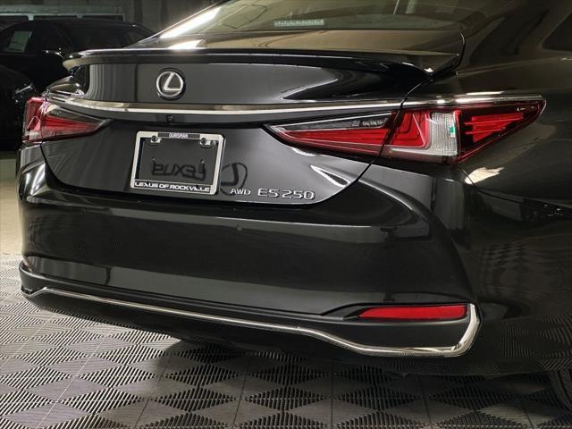 new 2024 Lexus ES 250 car, priced at $45,138