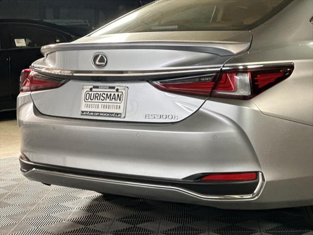 new 2024 Lexus ES 300h car, priced at $47,345