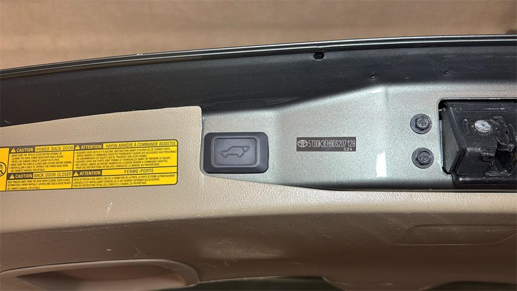 used 2013 Toyota Highlander car, priced at $14,997