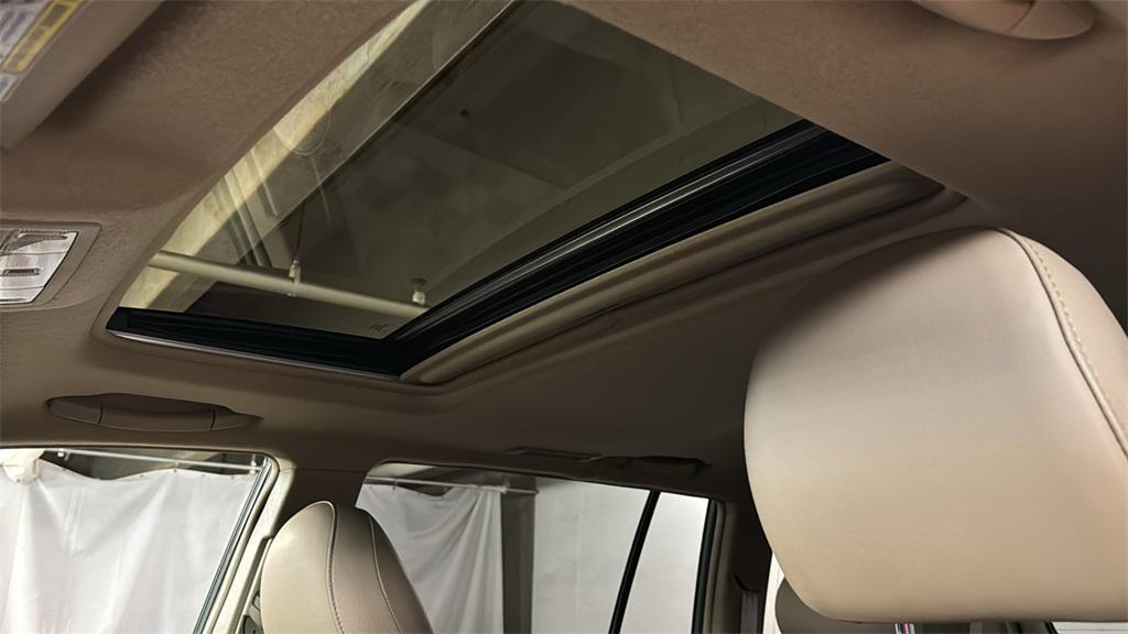 used 2013 Toyota Highlander car, priced at $14,997