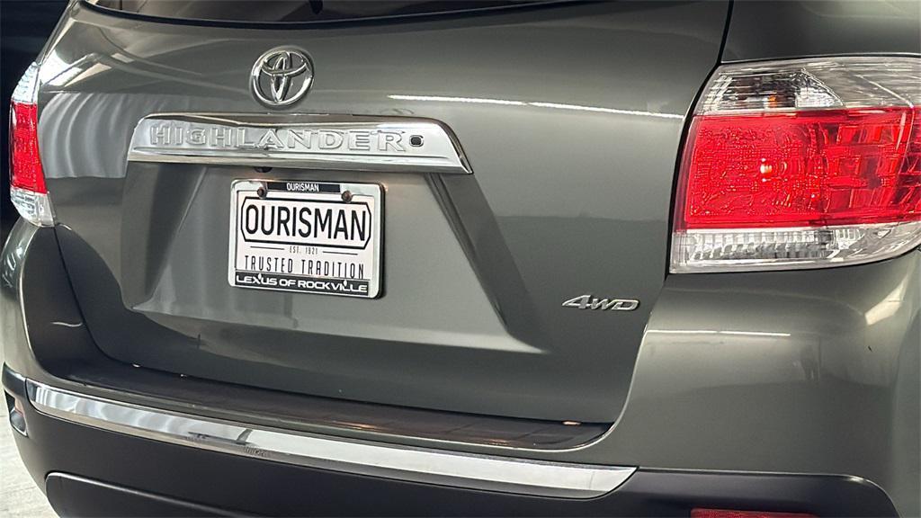 used 2013 Toyota Highlander car, priced at $14,997