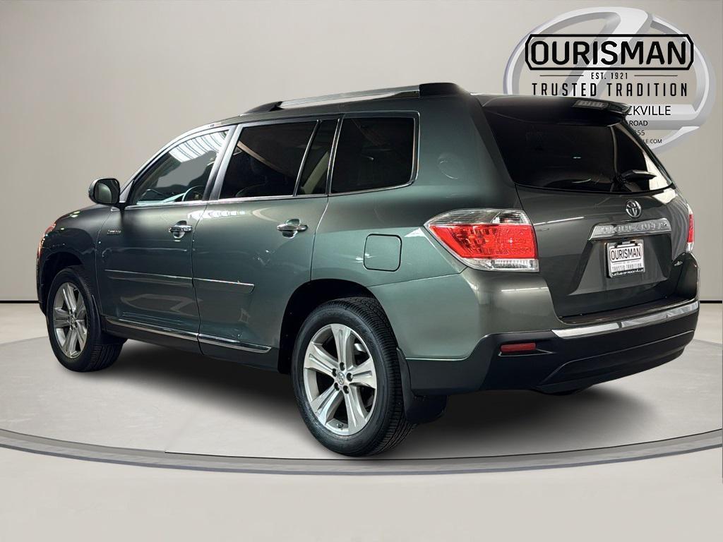 used 2013 Toyota Highlander car, priced at $14,997