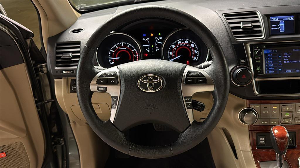 used 2013 Toyota Highlander car, priced at $14,997