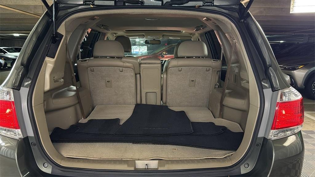 used 2013 Toyota Highlander car, priced at $14,997