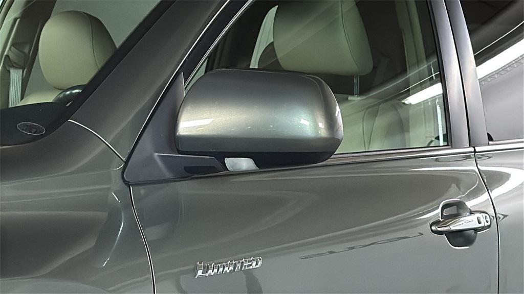 used 2013 Toyota Highlander car, priced at $14,997