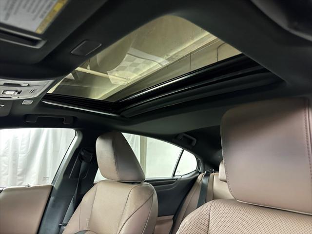 used 2022 Lexus ES 350 car, priced at $31,997