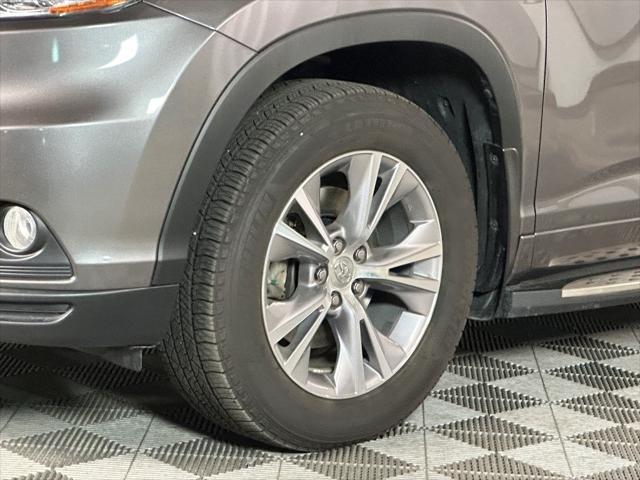 used 2015 Toyota Highlander car, priced at $21,397