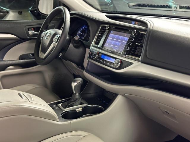 used 2015 Toyota Highlander car, priced at $21,397