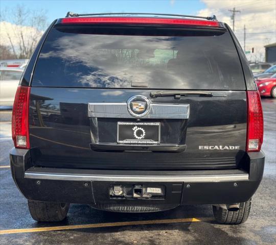 used 2007 Cadillac Escalade car, priced at $9,788