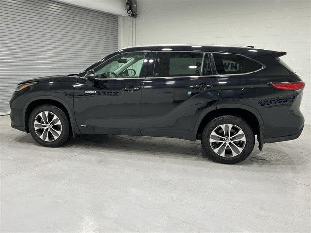 used 2021 Toyota Highlander Hybrid car, priced at $35,995