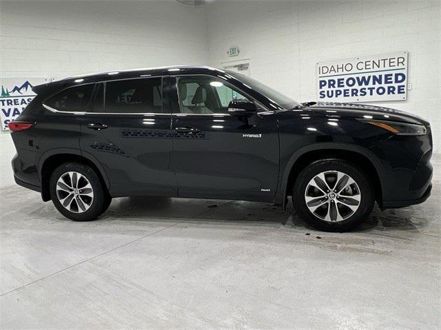 used 2021 Toyota Highlander Hybrid car, priced at $35,995