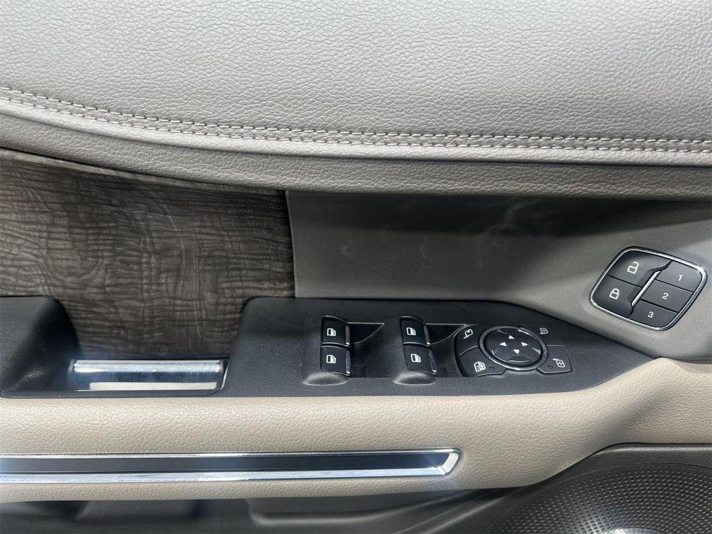 used 2019 Ford Expedition car, priced at $23,444