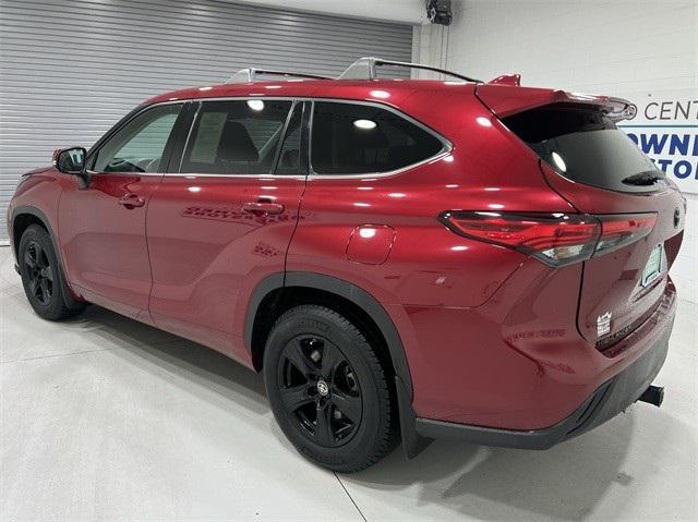 used 2020 Toyota Highlander car, priced at $30,995