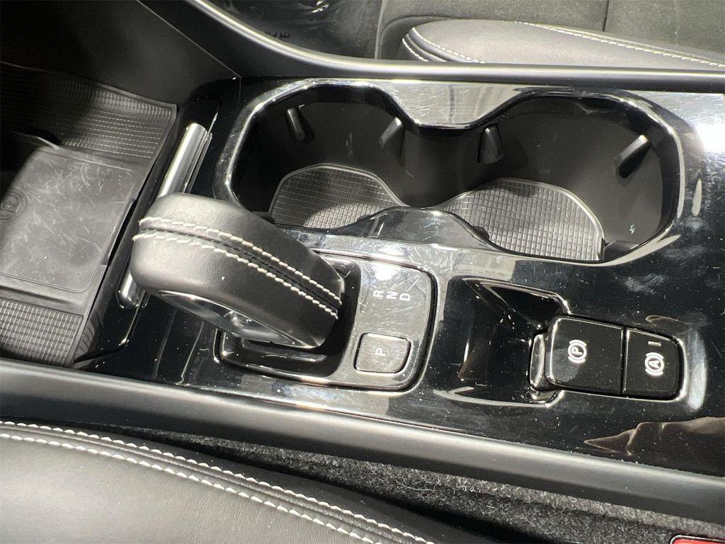 used 2021 Volvo XC40 car, priced at $21,978