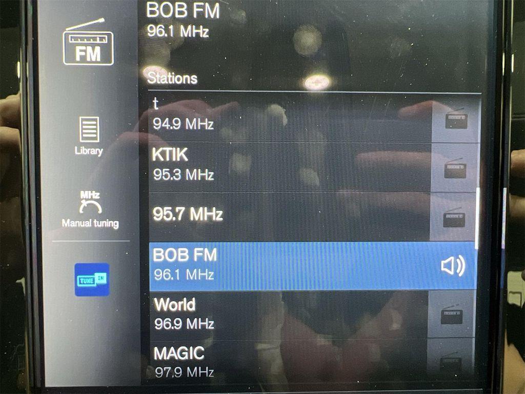 used 2021 Volvo XC40 car, priced at $21,978