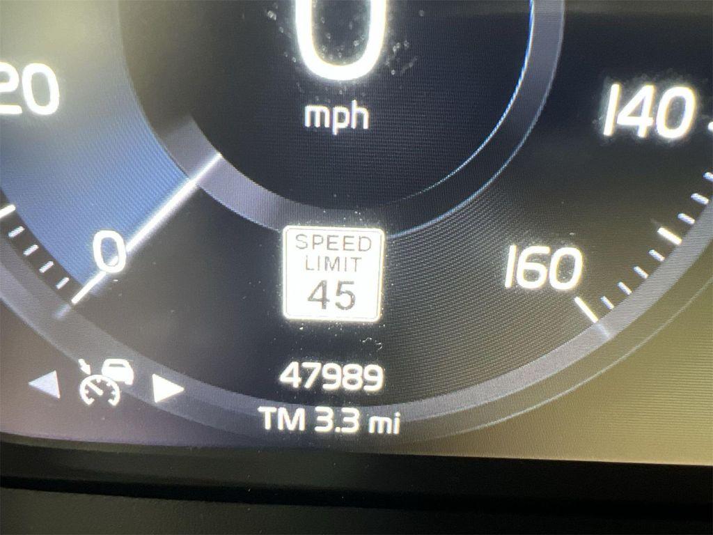 used 2021 Volvo XC40 car, priced at $21,978