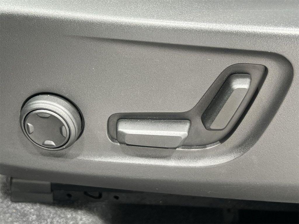 used 2021 Volvo XC40 car, priced at $21,978