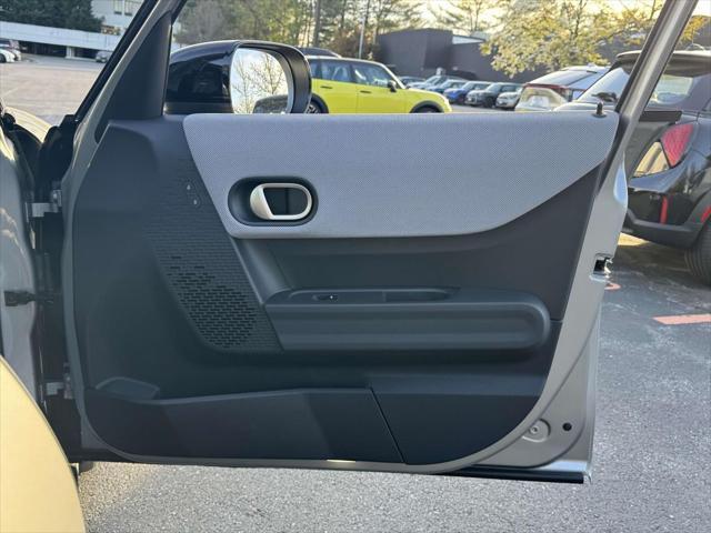 new 2025 MINI Hardtop car, priced at $39,810