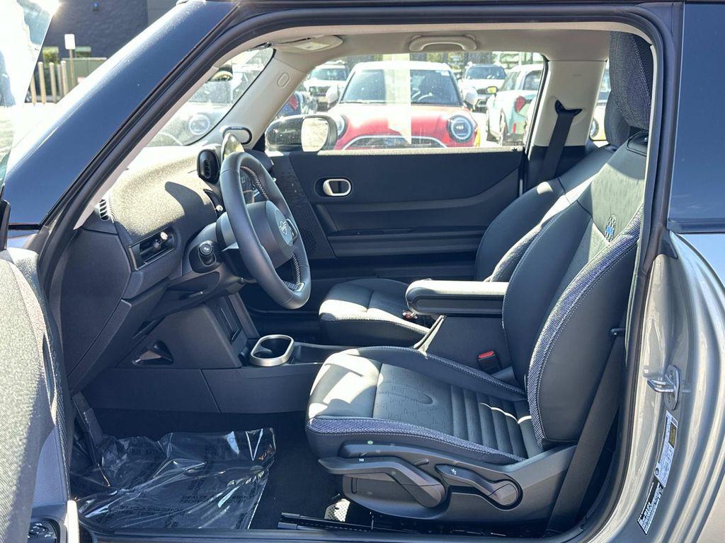 used 2025 MINI Hardtop car, priced at $28,950