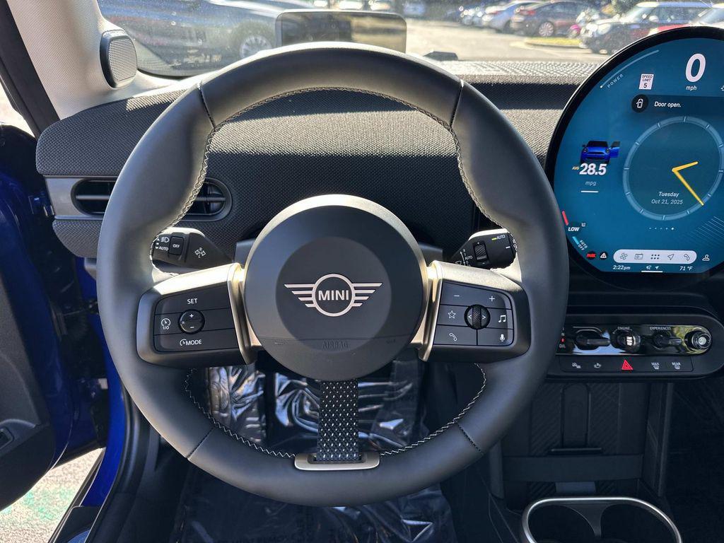 used 2025 MINI Hardtop car, priced at $27,900