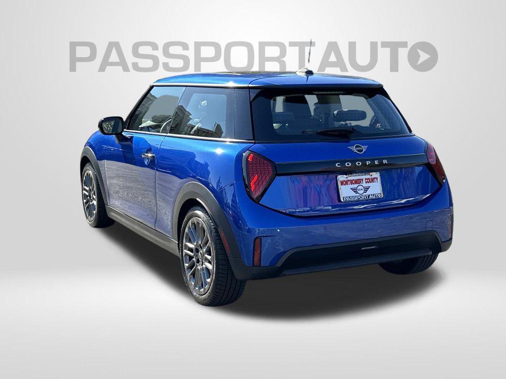 used 2025 MINI Hardtop car, priced at $27,900