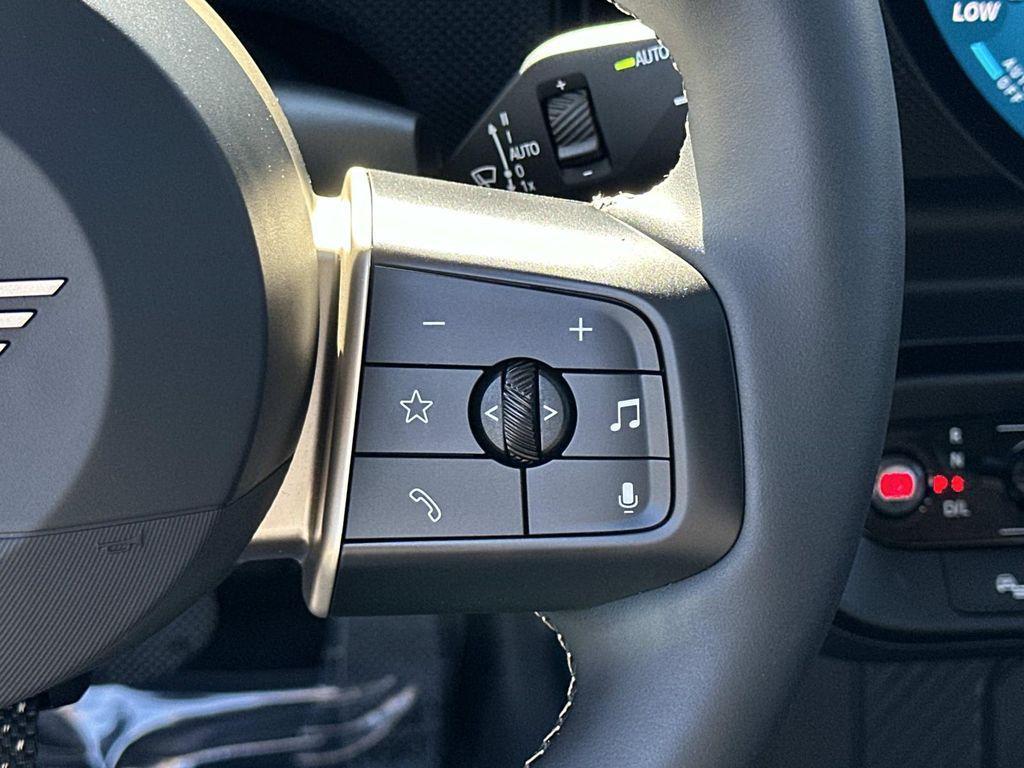 used 2025 MINI Hardtop car, priced at $27,900