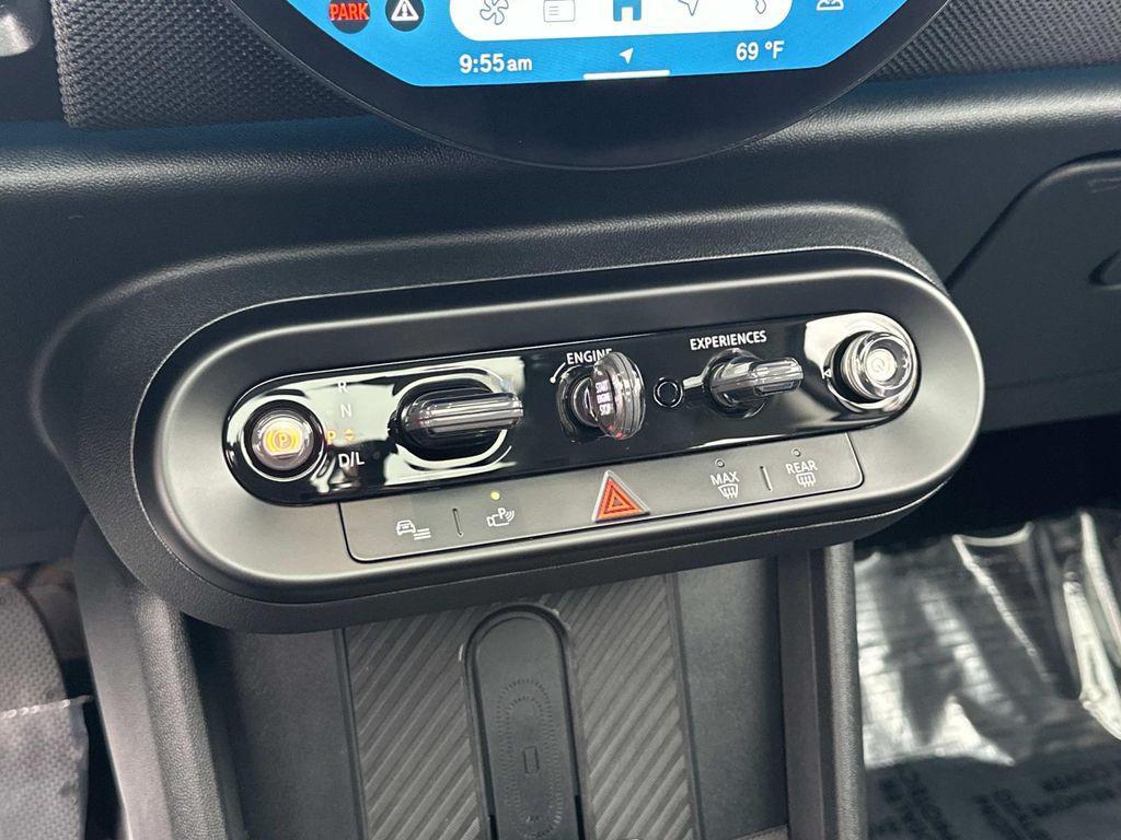 used 2025 MINI Hardtop car, priced at $28,950