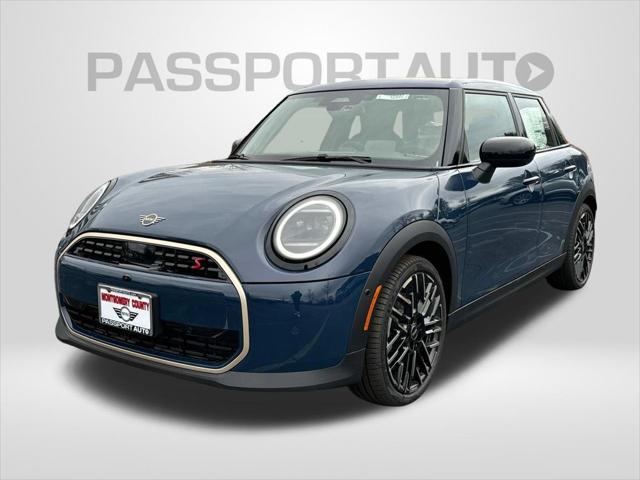 new 2025 MINI Hardtop car, priced at $39,975