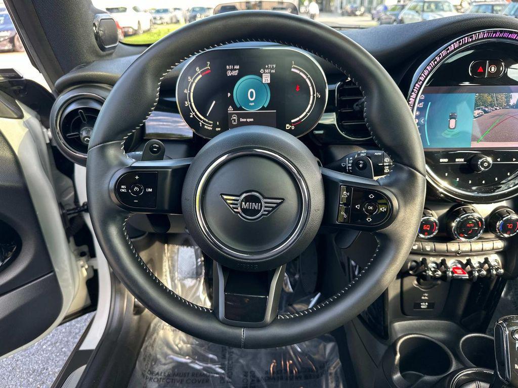 used 2022 MINI Hardtop car, priced at $26,500