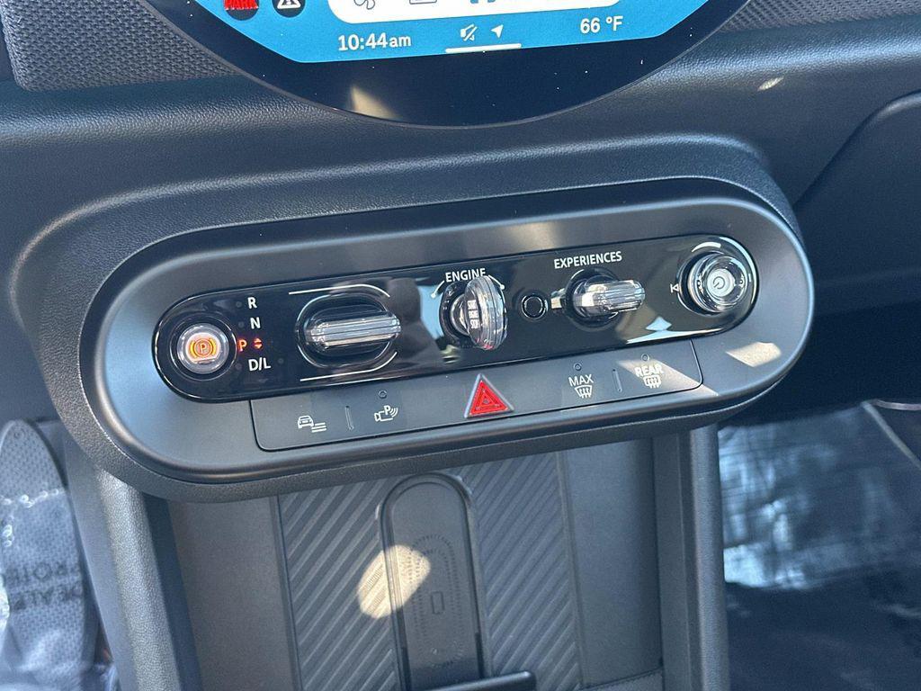 used 2025 MINI Hardtop car, priced at $27,998