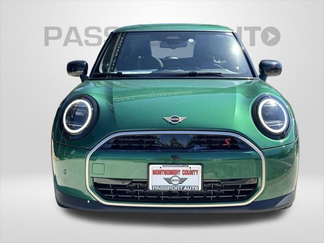 new 2025 MINI Hardtop car, priced at $38,295