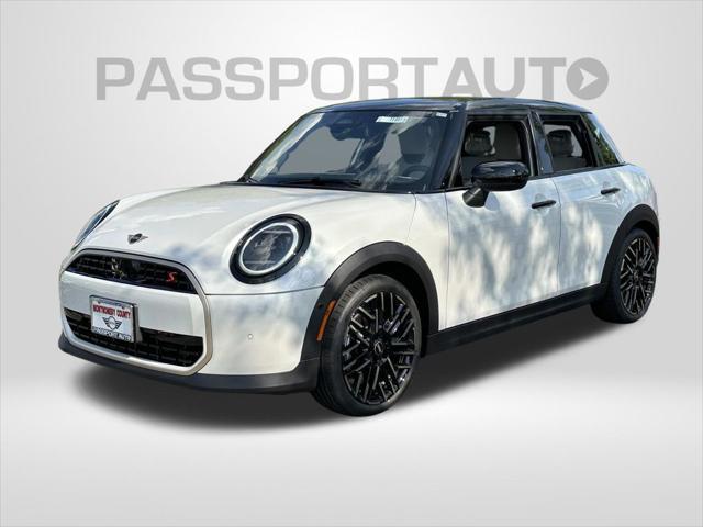 new 2025 MINI Hardtop car, priced at $39,380