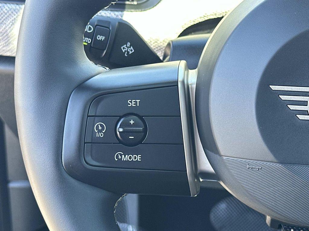 used 2025 MINI Hardtop car, priced at $27,900