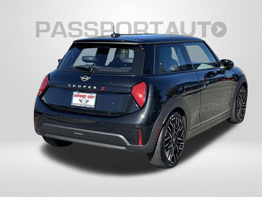 used 2025 MINI Hardtop car, priced at $27,900