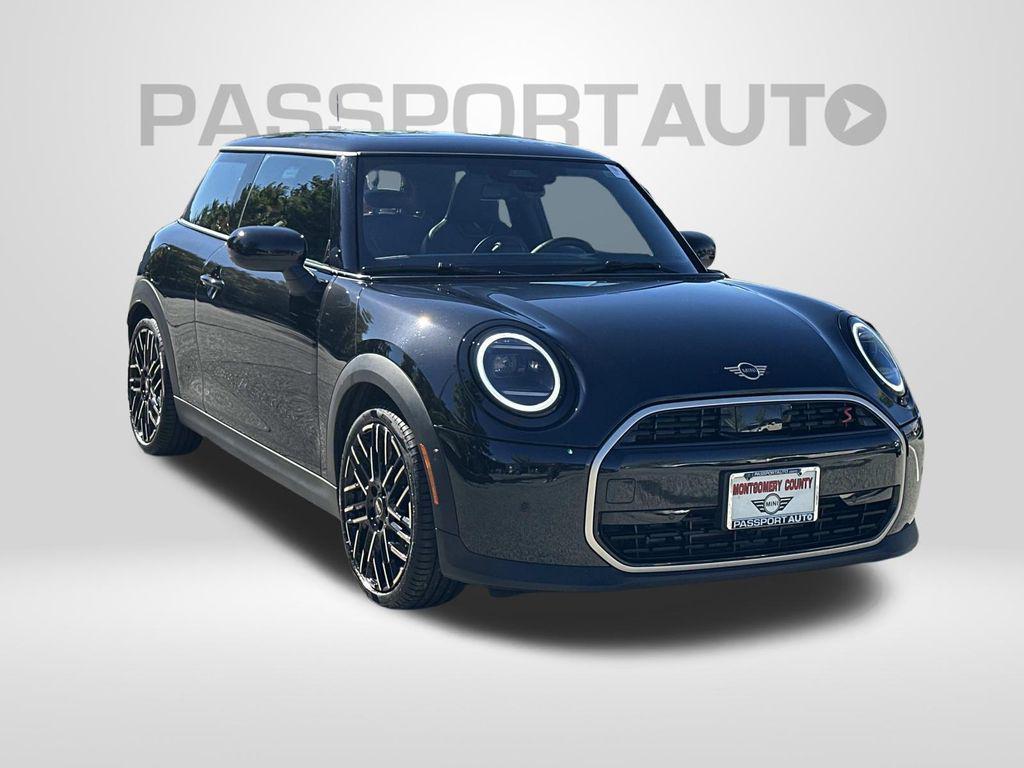 used 2025 MINI Hardtop car, priced at $27,900