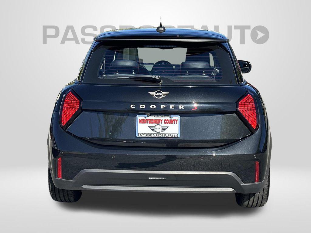 used 2025 MINI Hardtop car, priced at $27,900