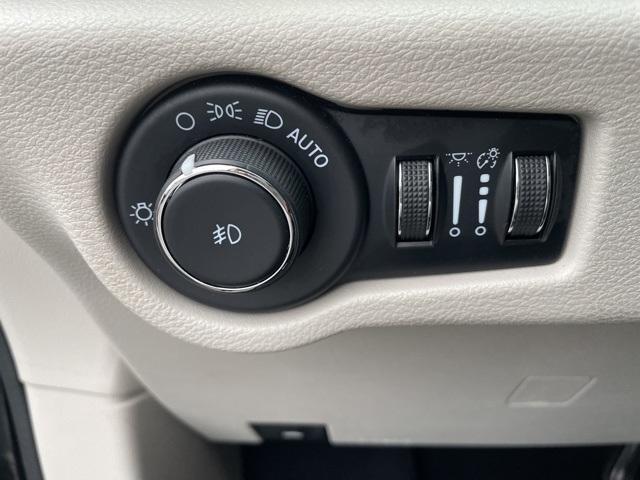 used 2023 Chrysler Pacifica car, priced at $25,327