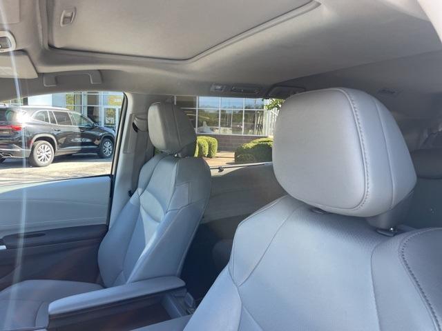 used 2024 Toyota Sienna car, priced at $39,998