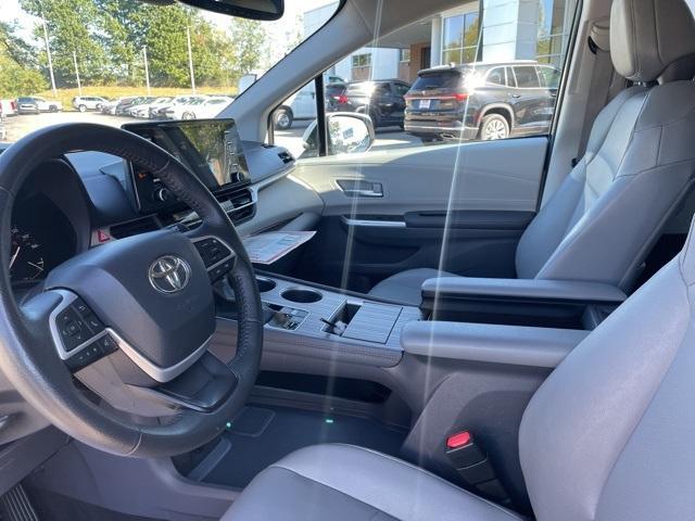 used 2024 Toyota Sienna car, priced at $39,998