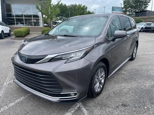 used 2022 Toyota Sienna car, priced at $39,989