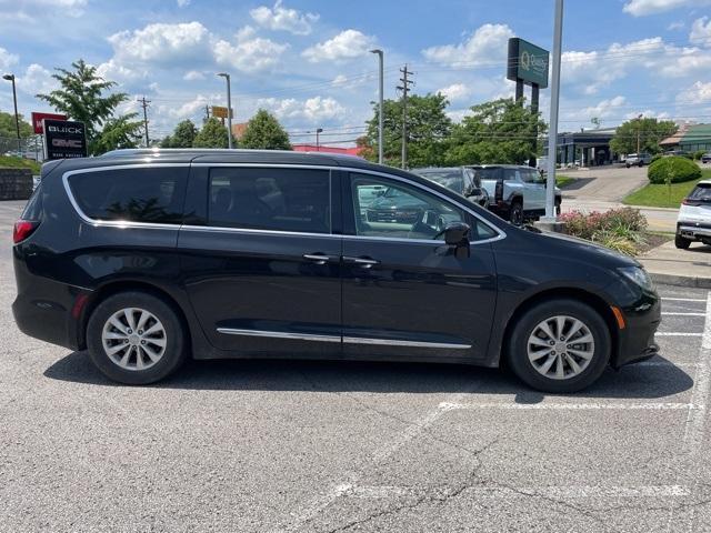 used 2018 Chrysler Pacifica car, priced at $16,685