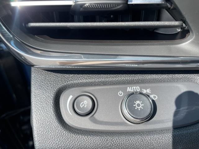 new 2025 Buick Envista car, priced at $26,625