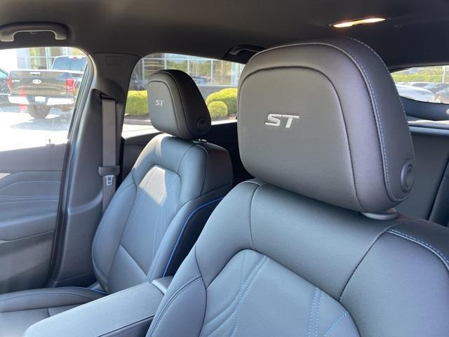 new 2025 Buick Envista car, priced at $26,525