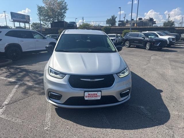 used 2024 Chrysler Pacifica car, priced at $27,969