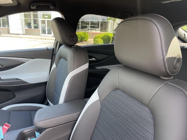 new 2025 Buick Envista car, priced at $25,435