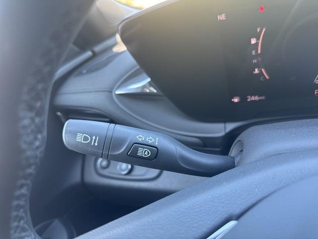 new 2025 Buick Envista car, priced at $22,435