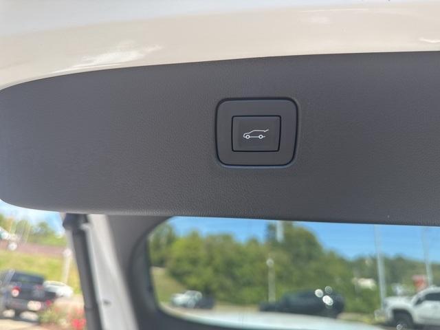 new 2025 Buick Envista car, priced at $22,435