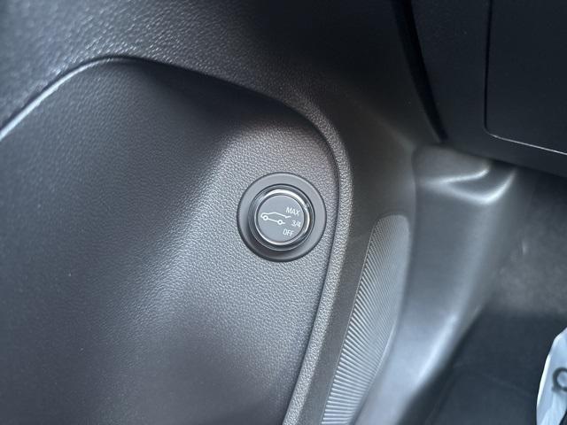 new 2025 Buick Envista car, priced at $22,435